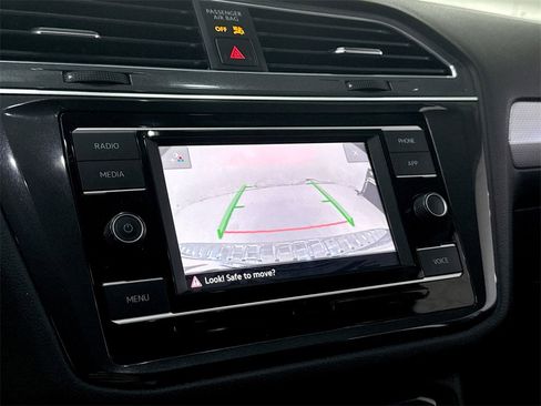 Used 2022 Volkswagen Tiguan S image 19
