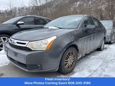 Used 2010 Ford Focus SE image 10