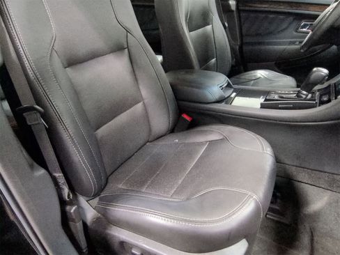 Used 2016 Ford Taurus Limited w/ Equipment Group 301A image 24