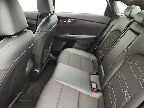 Used 2020 Kia Forte GT-Line image 19