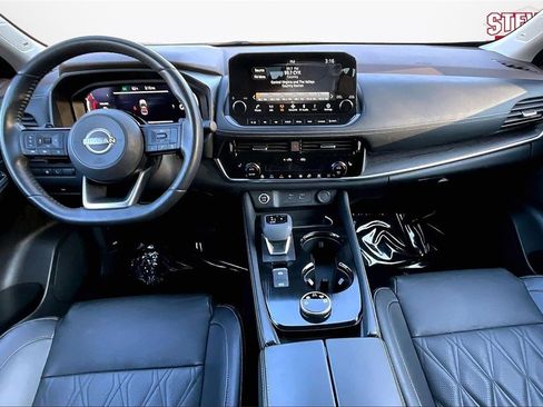 Used 2023 Nissan Rogue Platinum w/ Platinum Premium Package image 7