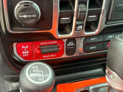 Used 2021 Jeep Gladiator Mojave AWD/4WD image 27