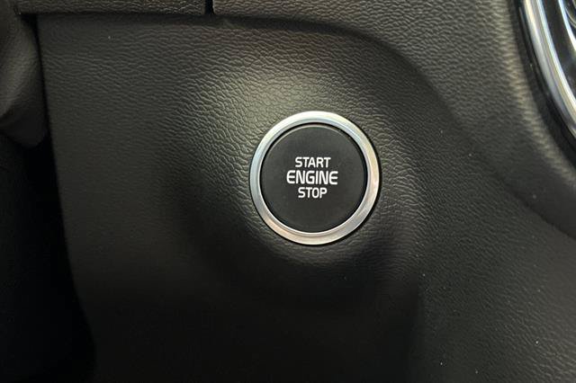 Certified 2026 Volvo XC40 B5 Plus AWD/4WD image 24