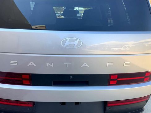 Used 2025 Hyundai Santa Fe SEL FWD image 32