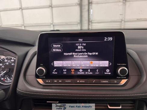 Used 2025 Nissan Rogue SV image 43