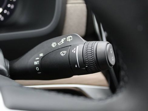 New 2026 Volvo XC90 B5 Core w/ Protection Package Premier image 17