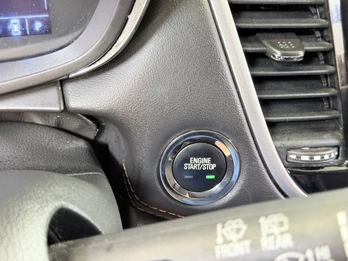 Used 2020 Chevrolet Trax LT w/ LT Convenience Package FWD image 41