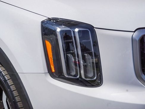 Certified 2024 Kia Telluride EX w/ EX Captain's Chair Package FWD image 11