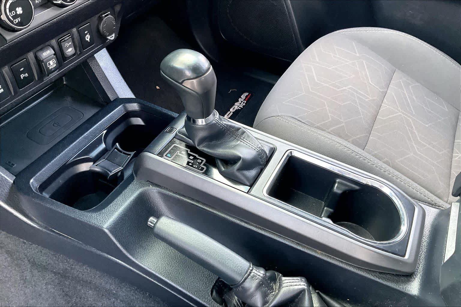 Used 2018 Toyota Tacoma TRD Sport w/ Technology Package RWD image 15