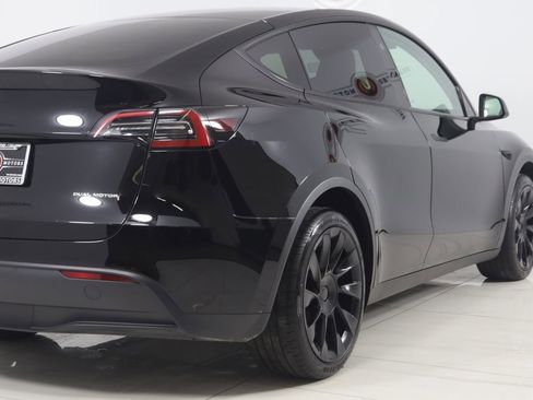 Used 2025 Tesla Model Y Long Range image 47