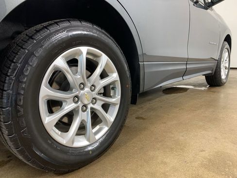 Used 2021 Chevrolet Equinox LS w/ LS Convenience Package AWD/4WD image 10