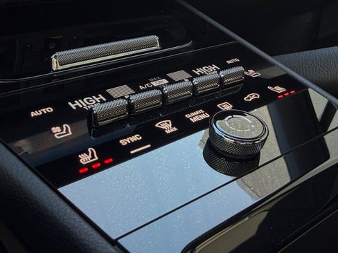 New 2026 Porsche Cayenne image 30