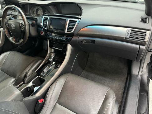 Used 2017 Honda Accord EX-L image 9