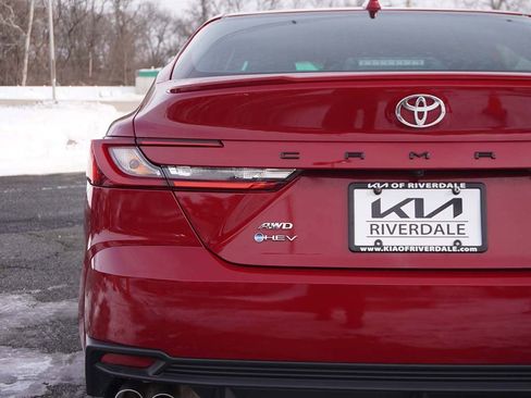 Used 2025 Toyota Camry SE w/ Multimedia Upgrade Package image 15