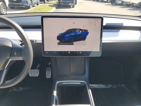 Used 2023 Tesla Model Y Performance image 22