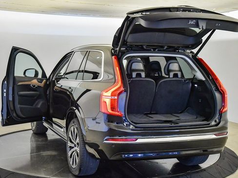 Certified 2025 Volvo XC90 B6 Plus image 30