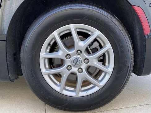Used 2025 Chrysler Pacifica Select FWD image 8