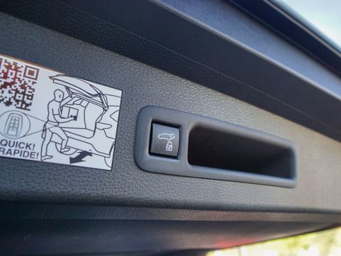 Used 2023 Toyota Sienna XSE image 38