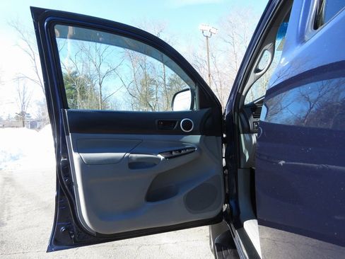 Used 2013 Toyota Tacoma 4x4 Double Cab w/ TRD Sport Pkg image 9