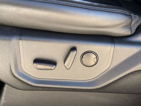 Used 2024 Ford Expedition XLT image 26