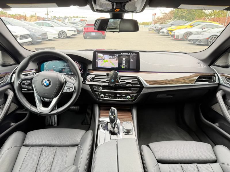 Used 2021 BMW 530i xDrive w/ Premium Package AWD/4WD image 20