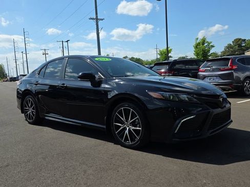 Used 2023 Toyota Camry SE FWD image 7