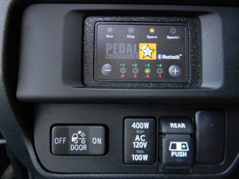Used 2017 Toyota Tacoma TRD Sport w/ Tow Package (A/T) AWD/4WD image 17