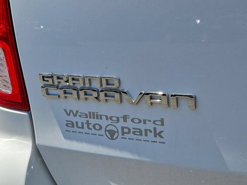 Used 2019 Dodge Grand Caravan SE FWD image 29