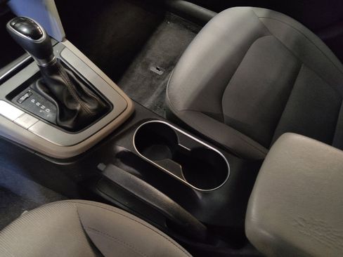 Used 2017 Hyundai Elantra SE image 26