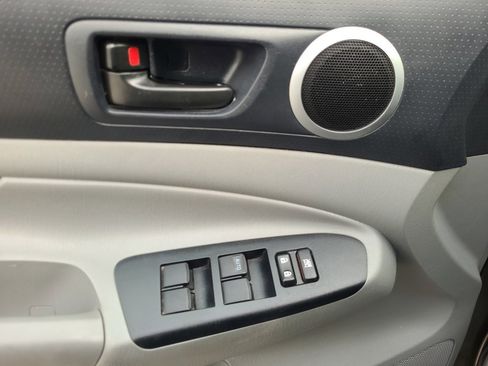 Used 2015 Toyota Tacoma 4x4 Double Cab w/ TRD Sport Package image 34