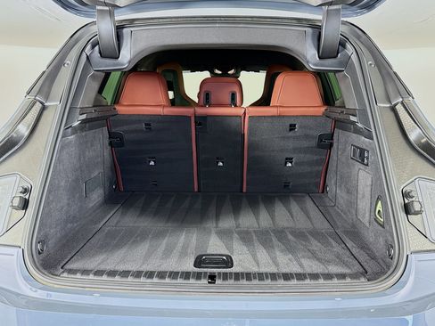 Used 2023 BMW iX xDrive50 w/ Sport Package image 27