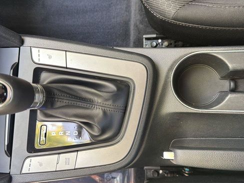 Used 2017 Hyundai Elantra Value Edition FWD image 16