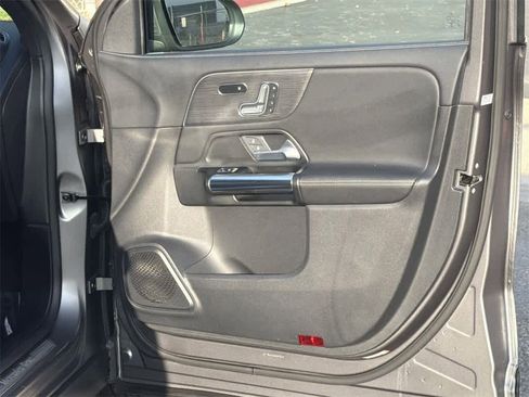 Used 2021 Mercedes-Benz GLA 250 GLA 250 image 32