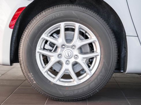 New 2026 Chrysler Pacifica Select image 13