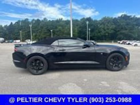 Used 2024 Chevrolet Camaro LT w/ Technology Package RWD image 9