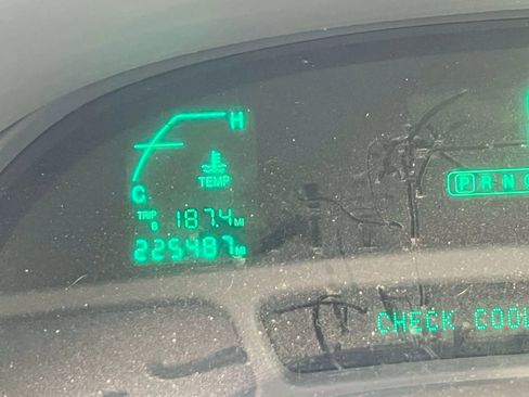 Used 2004 Cadillac De Ville w/ Equipment Group image 11