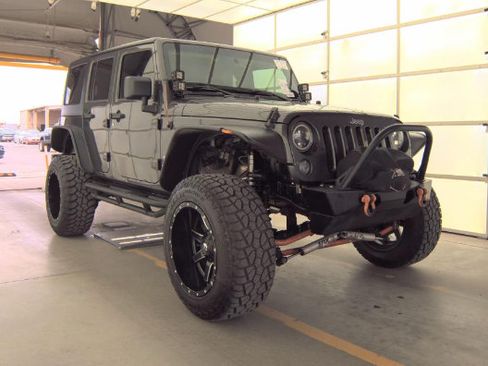 Used 2017 Jeep Wrangler Unlimited Sport w/ Quick Order Package 24S AWD/4WD image 4