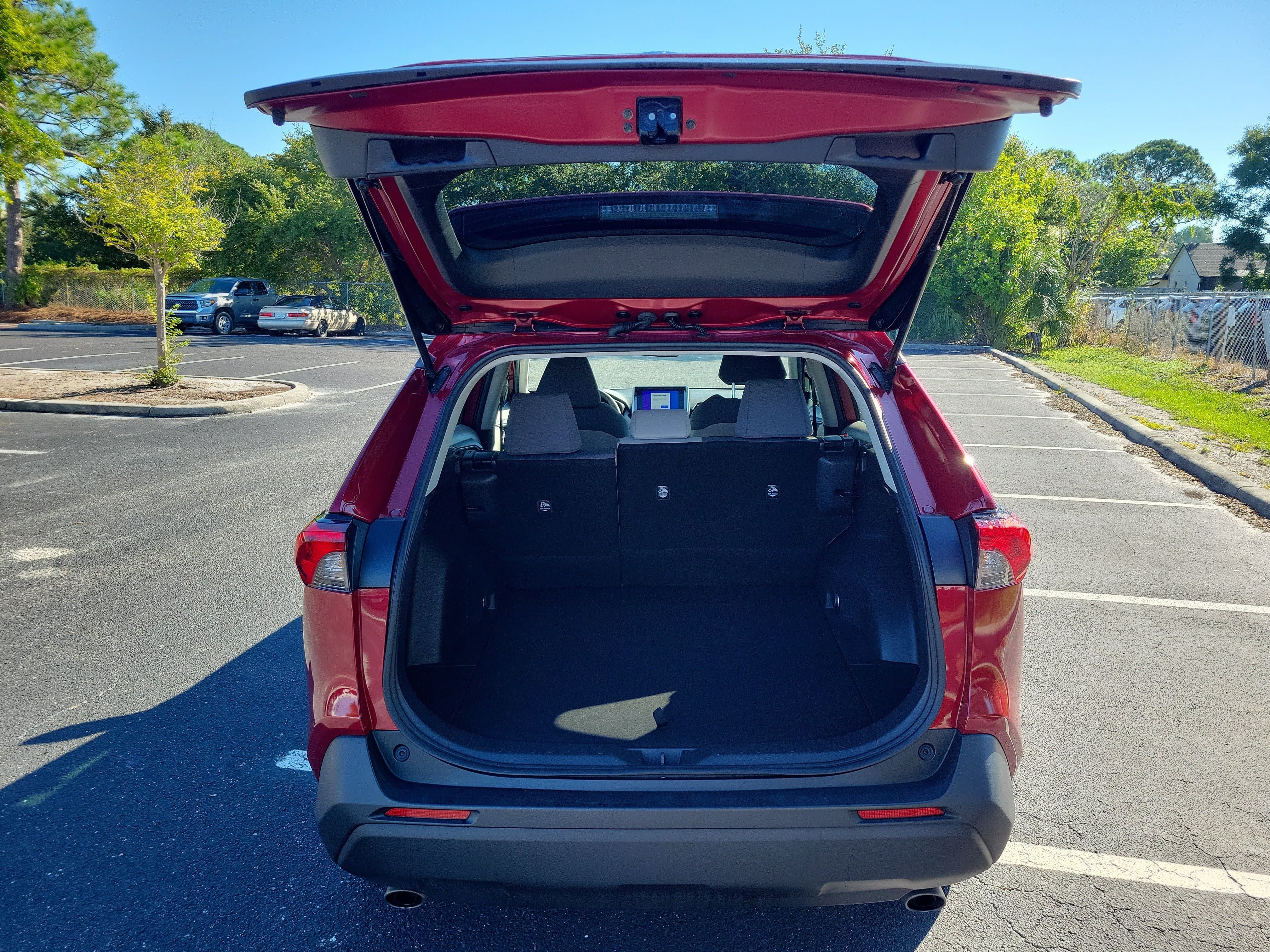 Used 2023 Toyota RAV4 XLE FWD image 10