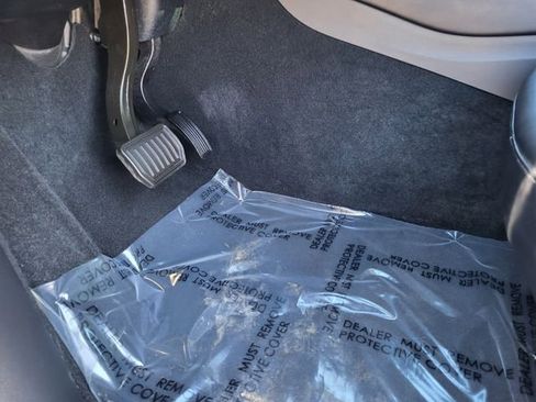 Used 2024 Tesla Model Y Long Range image 17