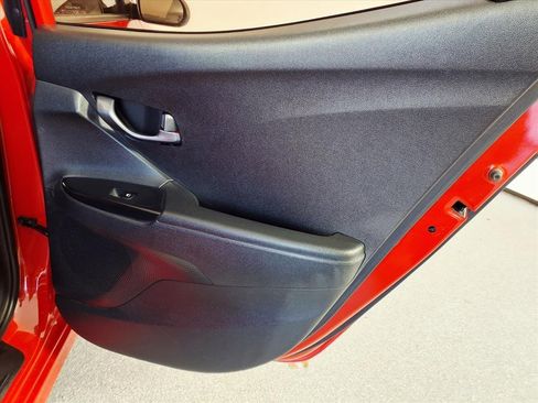 Used 2020 Hyundai Veloster 2.0 image 11