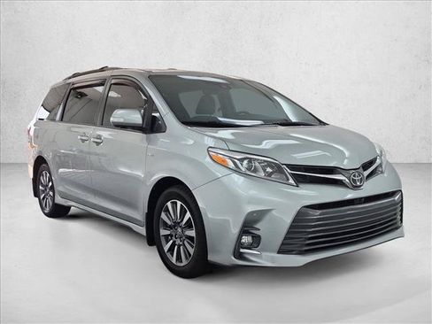Used 2020 Toyota Sienna Limited Premium AWD/4WD image 3