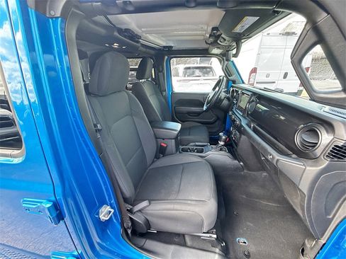 Used 2022 Jeep Gladiator Sport image 32