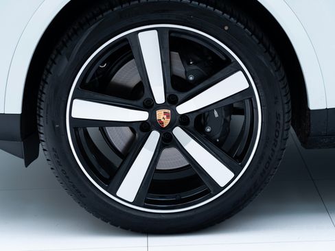 New 2026 Porsche Cayenne Coupe image 12