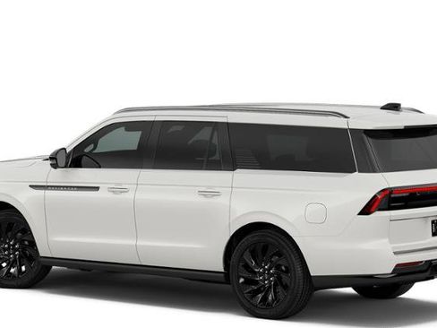 New 2026 Lincoln Navigator L Black Label AWD/4WD image 2