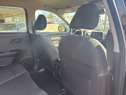 Used 2021 Nissan Rogue S image 28