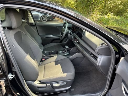 Used 2026 Kia K4 FWD image 35