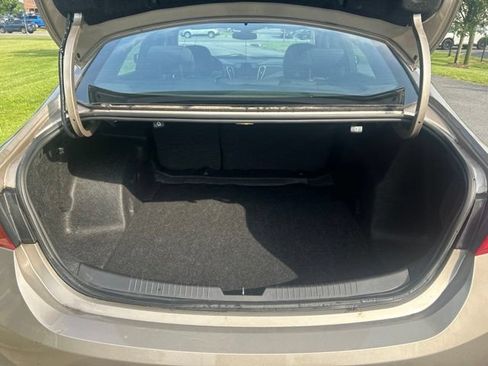 Used 2022 Chevrolet Malibu LS FWD image 19