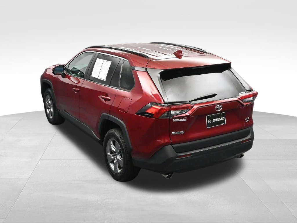 Used 2022 Toyota RAV4 XLE AWD/4WD image 31