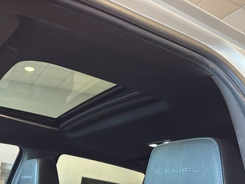 Used 2020 GMC Sierra 1500 Denali w/ Denali Ultimate Package image 26
