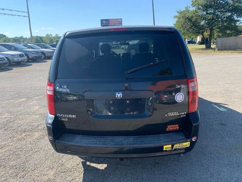 Used 2010 Dodge Grand Caravan SE w/ Climate Group image 5